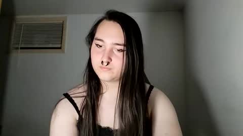 Snapshot of nonbinarybeauty20 chatting on February 7, 2026, 2:26 am nonbinarybeauty20 online show from February 7, 2026, 2:26 am