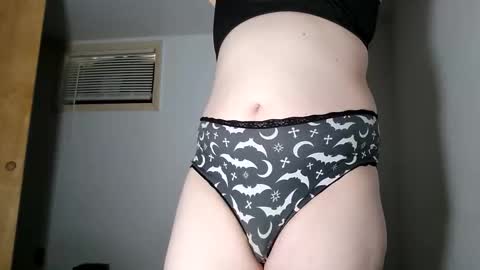 Snapshot of nonbinarybeauty20 chatting on February 7, 2026, 8:01 pm nonbinarybeauty20 online show from February 7, 2026, 8:01 pm