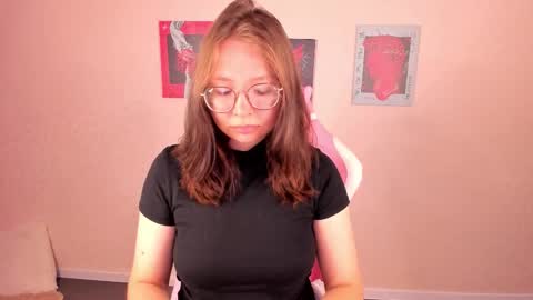 Snapshot of noora_moore chatting on September 15, 2025, 12:21 am NOORA online show from September 15, 2025, 12:21 am