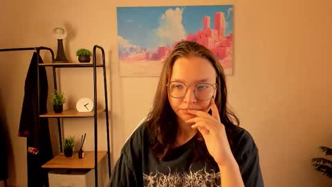 Snapshot of noora_moore chatting on October 6, 2025, 1:03 am NOORA online show from October 6, 2025, 1:03 am