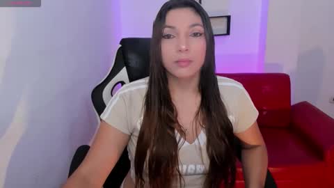 Nora online show from December 15, 2025, 5:01 am