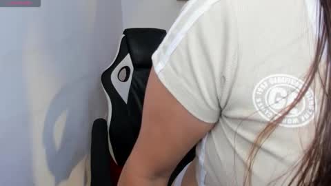 Snapshot of nora22xx chatting on February 10, 2026, 3:32 am Nora online show from February 10, 2026, 3:32 am