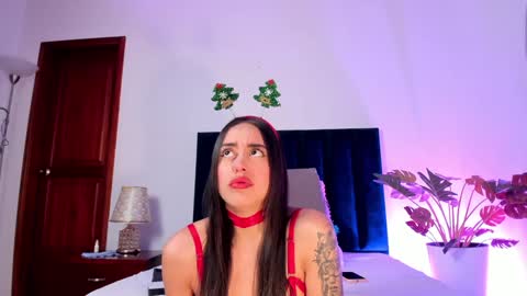 Snapshot of nora_dasilva chatting on December 20, 2024, 4:20 am Nora Da Silva online show from December 20, 2024, 4:20 am