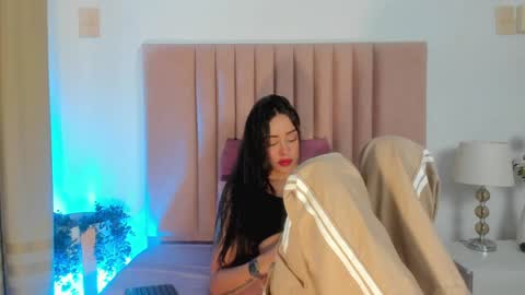 Snapshot of nora_dasilva chatting on January 11, 2025, 10:07 pm Nora Da Silva online show from January 11, 2025, 10:07 pm