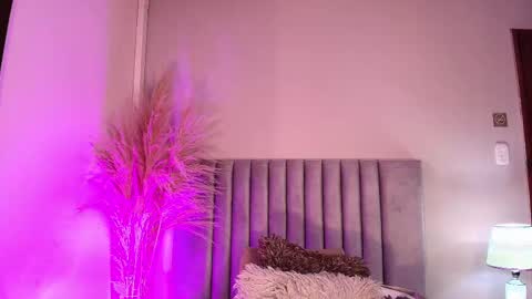 Snapshot of nora_dasilva chatting on September 10, 2025, 12:32 am Nora Da Silva online show from September 10, 2025, 12:32 am