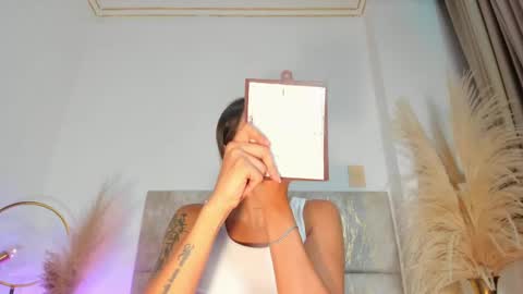 Snapshot of nora_dasilva chatting on September 24, 2025, 12:58 am Nora Da Silva online show from September 24, 2025, 12:58 am