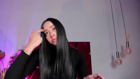 Nora Da Silva online show from December 17, 2025, 12:38 am