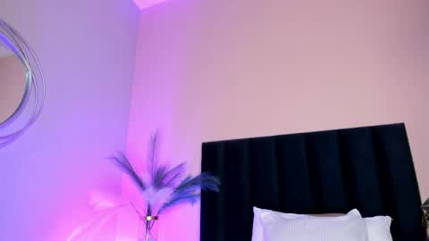 Snapshot of nora_dasilva chatting on April 8, 2026, 1:05 am Nora Da Silva online show from April 8, 2026, 1:05 am