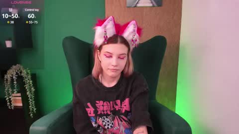 Snapshot of nora_lis chatting on March 8, 2025, 3:35 pm Nora Cutie u online show from March 8, 2025, 3:35 pm