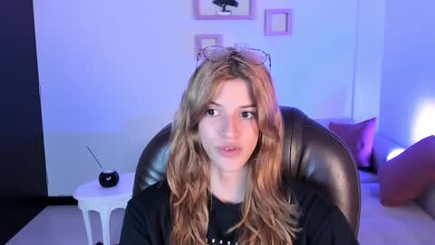 Nora online show from February 11, 2025, 9:14 pm