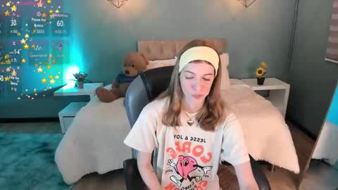 Nora online show from October 11, 2025, 7:56 pm