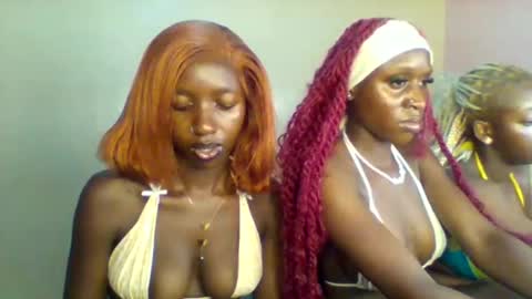 Norababy20 online show from May 12, 2026, 4:26 pm