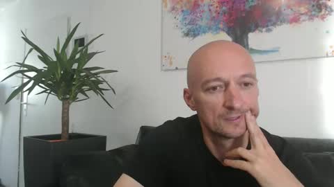 nordicrunner76 online show from May 25, 2026, 12:55 pm