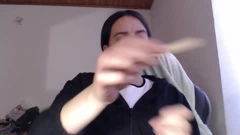 Snapshot of noreen_ chatting on December 15, 2025, 8:24 pm noreen_ online show from December 15, 2025, 8:24 pm