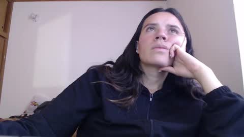 Snapshot of noreen_ chatting on December 16, 2025, 8:25 pm noreen_ online show from December 16, 2025, 8:25 pm