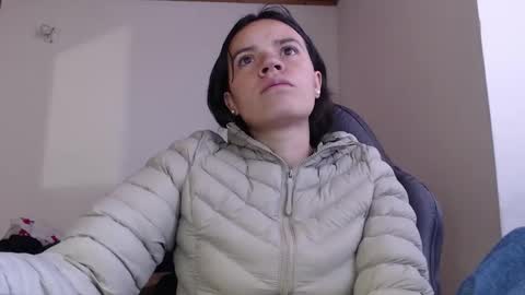 Snapshot of noreen_ chatting on December 17, 2025, 3:40 pm noreen_ online show from December 17, 2025, 3:40 pm