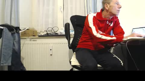 Snapshot of normuc chatting on February 9, 2026, 8:51 am Normuc online show from February 9, 2026, 8:51 am