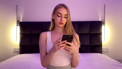 Snapshot of notelis chatting on November 2, 2025, 4:20 pm Goldie online show from November 2, 2025, 4:20 pm