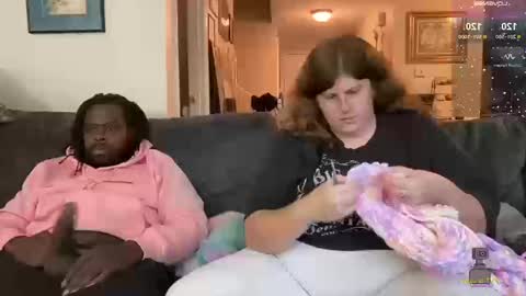 Snapshot of noturbabymoms chatting on October 12, 2025, 11:53 am NotUrBabyMoms online show from October 12, 2025, 11:53 am