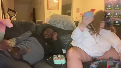 Snapshot of noturbabymoms chatting on November 15, 2025, 3:37 am NotUrBabyMoms online show from November 15, 2025, 3:37 am