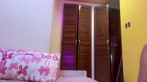 nova_licious online show from May 26, 2026, 3:41 pm