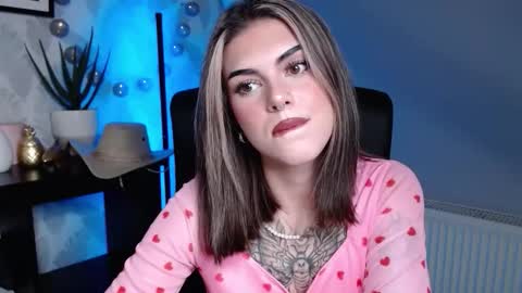 Snapshot of nova_sin chatting on October 16, 2025, 5:52 am Nova online show from October 16, 2025, 5:52 am