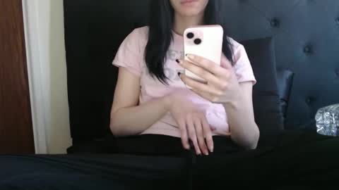 Snapshot of novafrey chatting on January 12, 2026, 6:57 pm Olivia online show from January 12, 2026, 6:57 pm