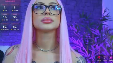 Snapshot of novajadex chatting on May 18, 2026, 4:24 pm Ariana online show from May 18, 2026, 4:24 pm