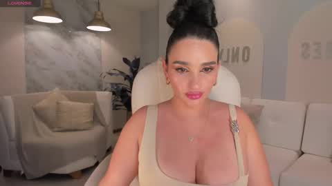 Snapshot of novaspencer chatting on December 2, 2025, 8:59 pm Nova online show from December 2, 2025, 8:59 pm