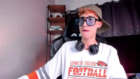 Nova online show from December 3, 2025, 6:28 pm