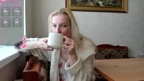 Snapshot of now_elly chatting on September 23, 2025, 5:21 am Nowelly online show from September 23, 2025, 5:21 am