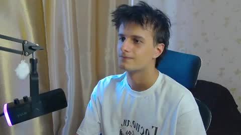 Snapshot of nuar_x chatting on April 17, 2026, 1:47 pm Nuar X online show from April 17, 2026, 1:47 pm