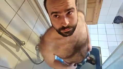 Snapshot of nudechiller chatting on February 10, 2026, 9:57 am Vinz... online show from February 10, 2026, 9:57 am