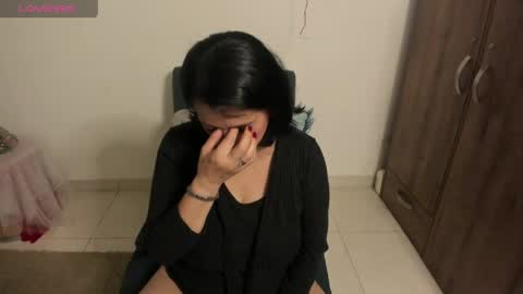 nuit_rose online show from April 15, 2026, 1:12 am