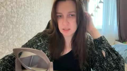 Snapshot of nuitblanche_vibes chatting on November 10, 2025, 6:45 am nuitblanche_vibes online show from November 10, 2025, 6:45 am