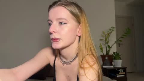 Snapshot of nura_foxx chatting on March 8, 2026, 1:03 am nura_foxx online show from March 8, 2026, 1:03 am