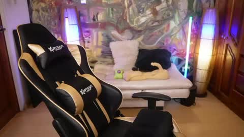 Claudia online show from May 10, 2026, 1:44 am
