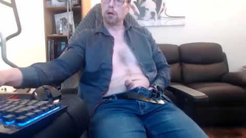 nursefan online show from November 13, 2025, 5:45 pm