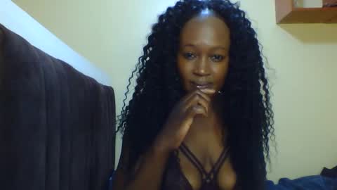 Snapshot of nutgal_ chatting on October 15, 2025, 9:53 am nutgal online show from October 15, 2025, 9:53 am