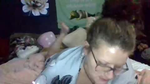 nutthousefunnyfarm online show from December 14, 2025, 5:57 am