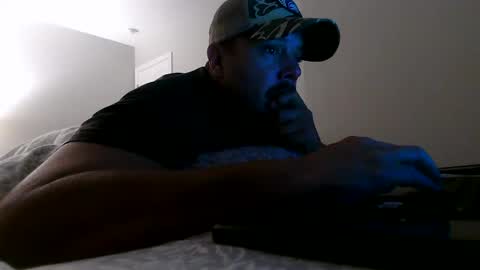 nuttincowboy727272 online show from December 15, 2025, 1:43 am