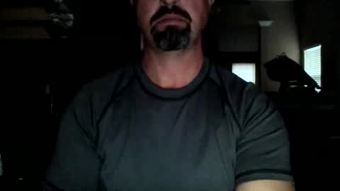 nvrenuff1979 online show from December 3, 2025, 12:36 pm