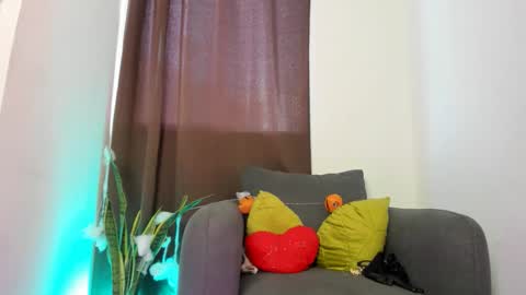 Nia online show from November 1, 2025, 10:01 pm