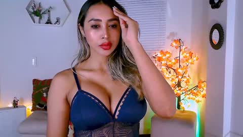 Snapshot of nycole_1988 chatting on December 21, 2024, 11:34 pm Nycole online show from December 21, 2024, 11:34 pm