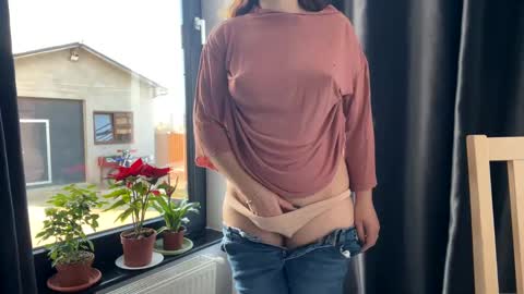 Snapshot of nyconik chatting on February 4, 2025, 8:02 am Nicol online show from February 4, 2025, 8:02 am