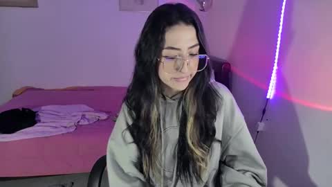 Snapshot of nymph_frida chatting on February 7, 2025, 5:31 am Frida online show from February 7, 2025, 5:31 am