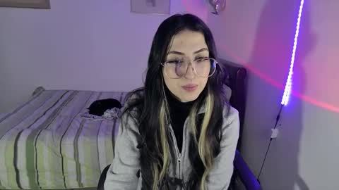 Snapshot of nymph_frida chatting on February 18, 2025, 7:32 am Frida online show from February 18, 2025, 7:32 am