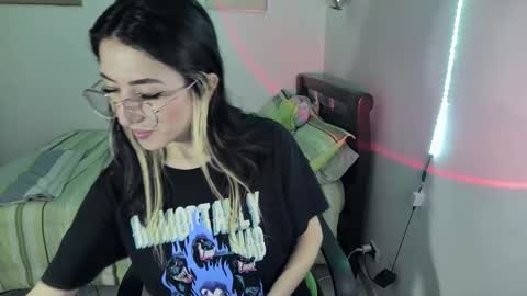 Snapshot of nymph_frida chatting on March 5, 2025, 1:17 pm Frida online show from March 5, 2025, 1:17 pm