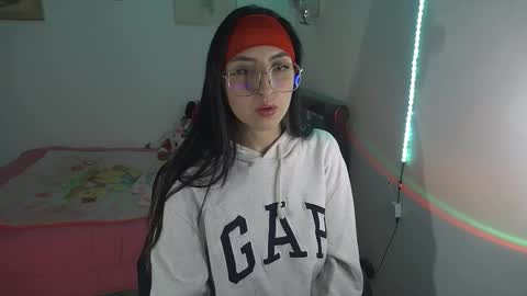 Snapshot of nymph_frida chatting on November 21, 2025, 5:17 am Frida online show from November 21, 2025, 5:17 am