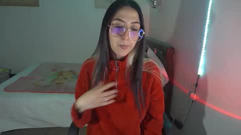 Snapshot of nymph_frida chatting on December 16, 2025, 6:29 am Frida online show from December 16, 2025, 6:29 am